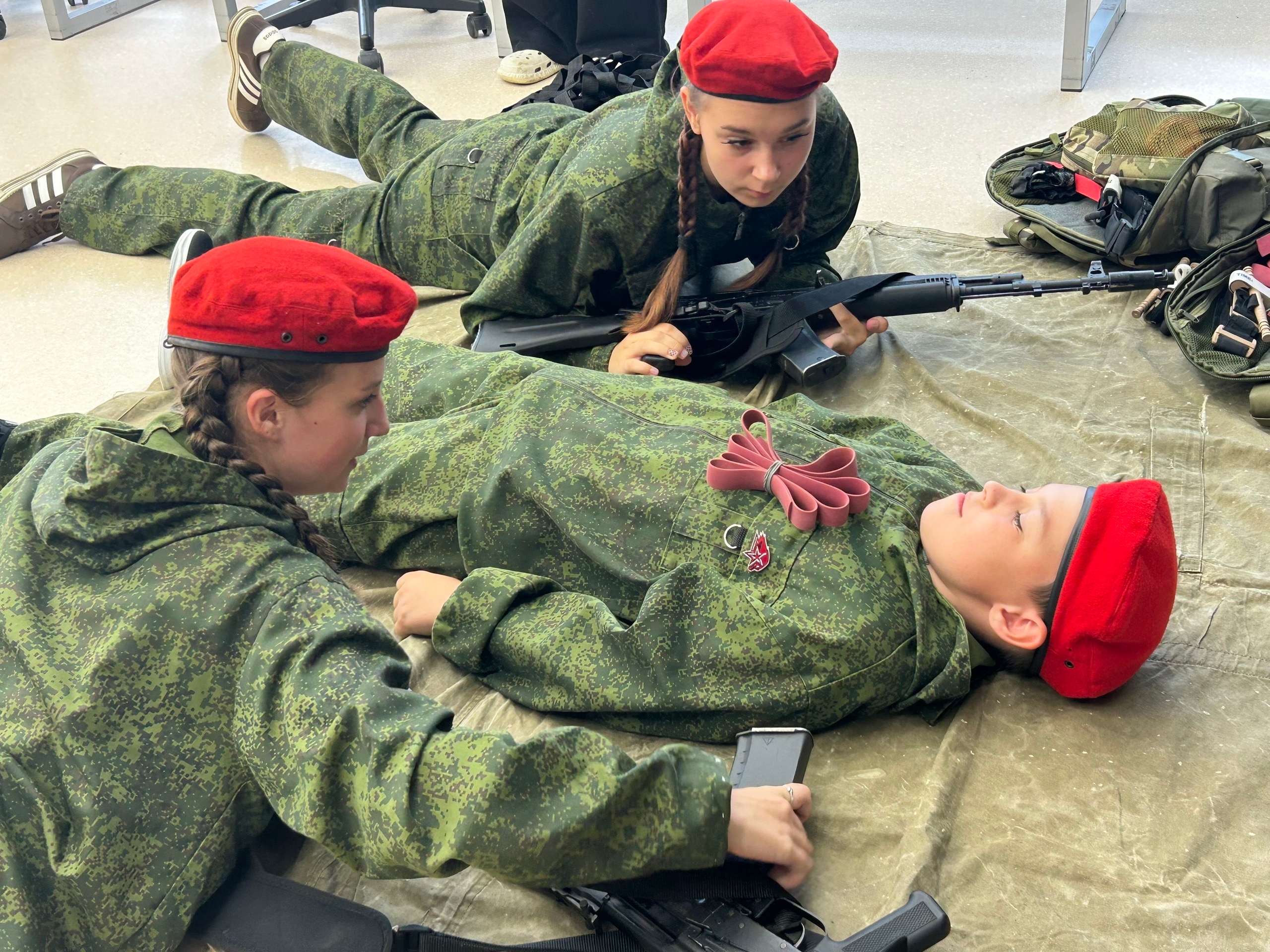 Юнармейцы Китовской школы освоили тактическую медицину — фото 9